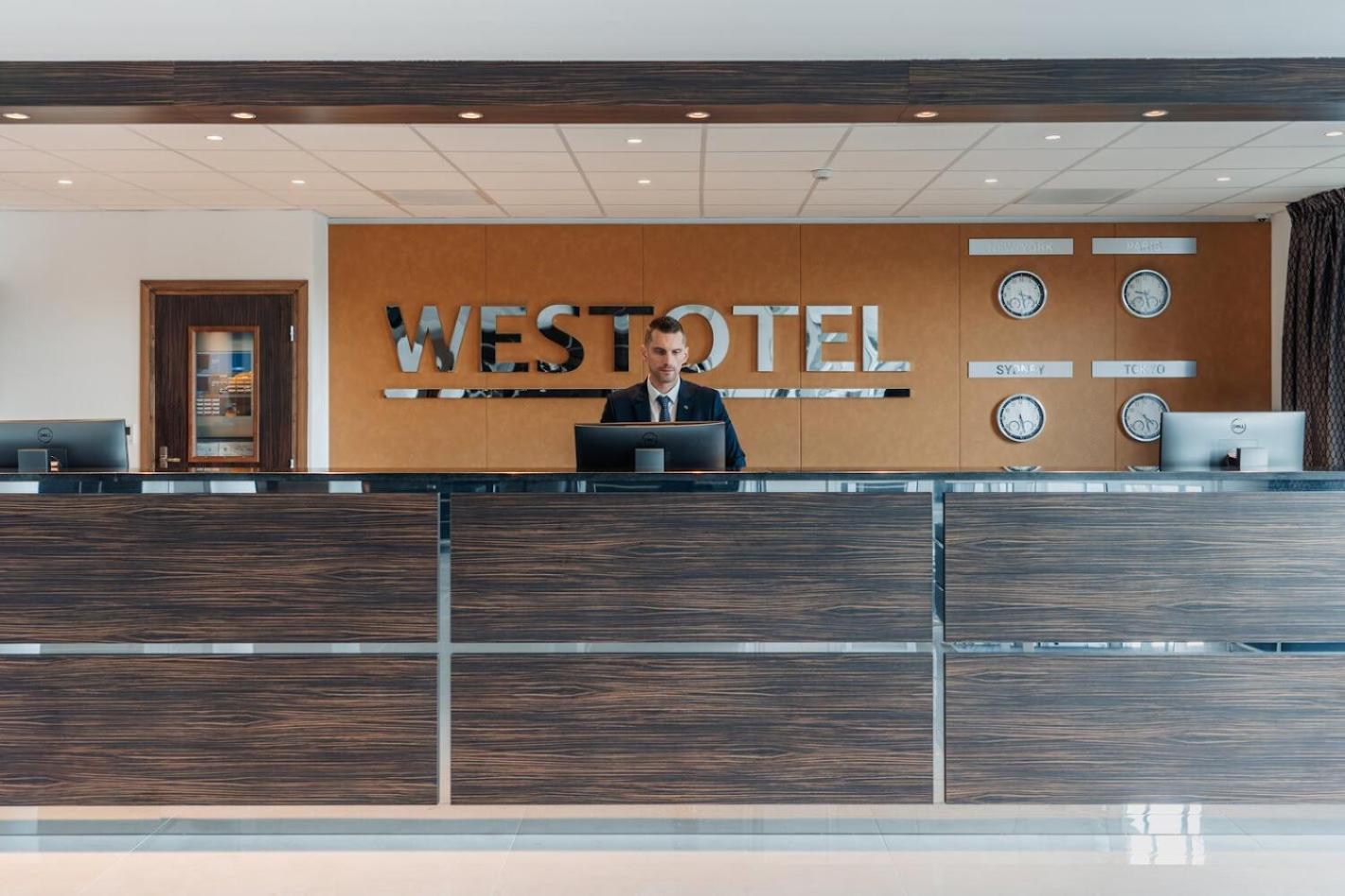 Westotel Taverny - Paris Val-D'Oise Exteriör bild